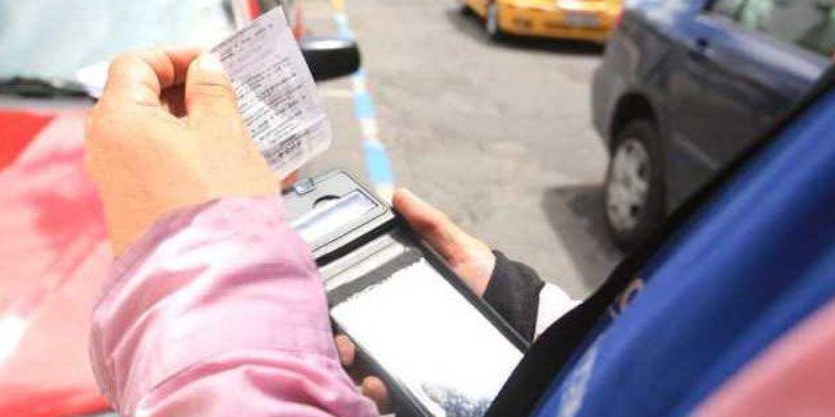 Conozca las sanciones por mal uso del estacionamiento rotativo tarifado en Quito