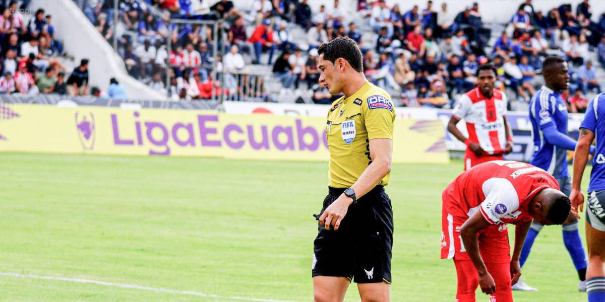 Técnico U. reclama por el arbitraje ante Emelec y exige evaluación a Yerson Zambrano