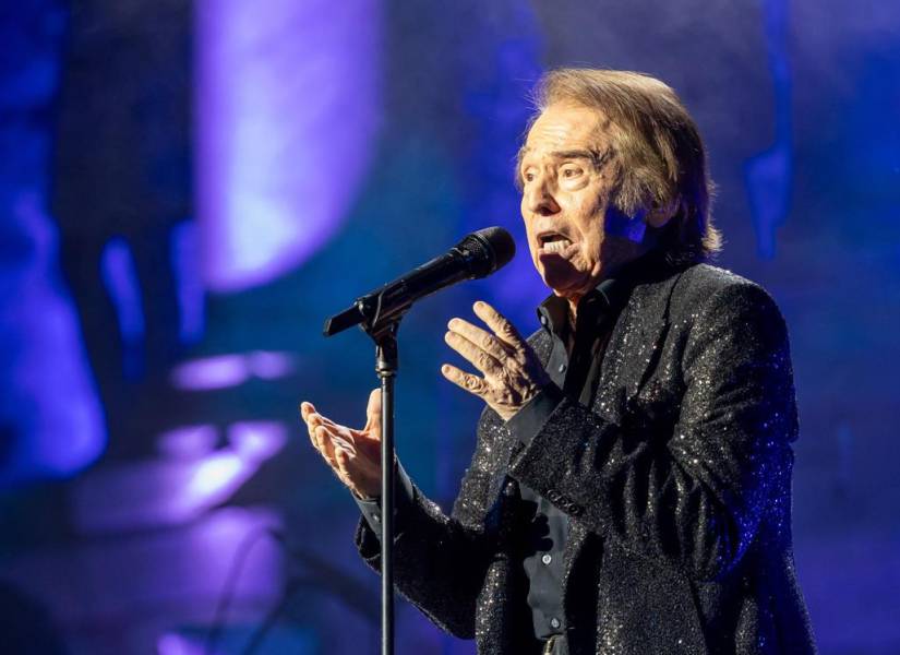 El cantante Raphael regresa a los escenarios con un concierto en el Teatro Romano de Mérida.