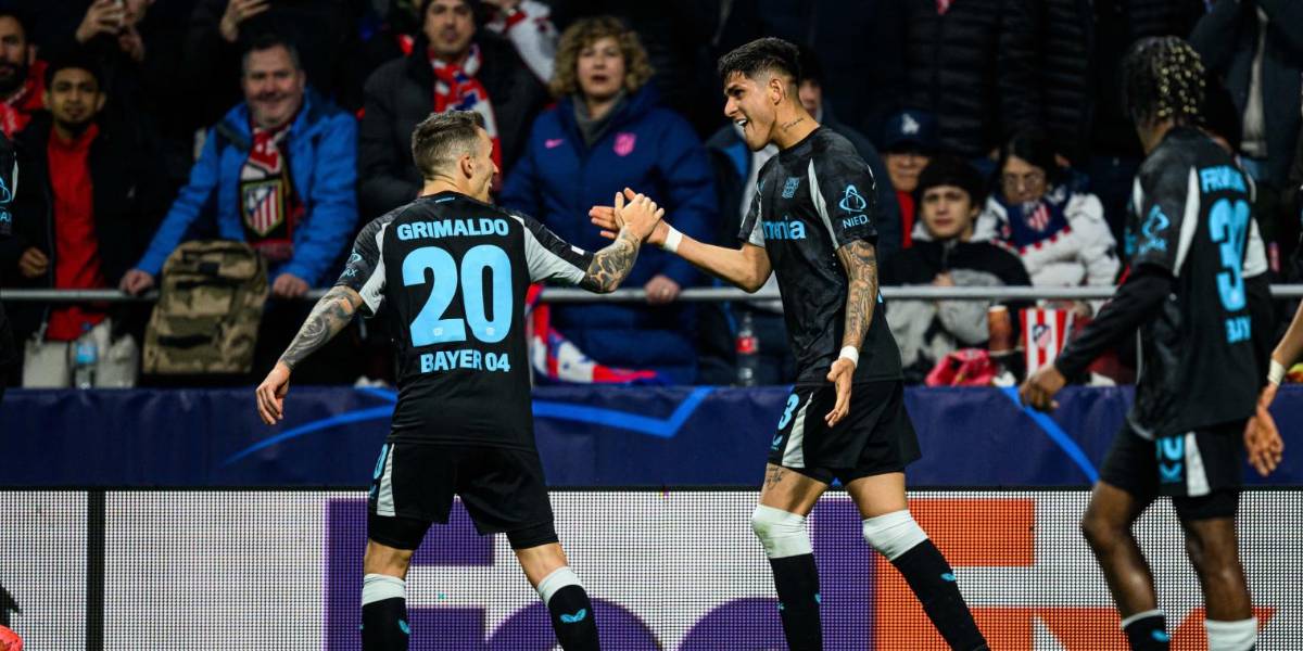 Piero Hincapié anota para el Bayer Leverkusen contra el Atlético de Madrid por la UEFA Champions League
