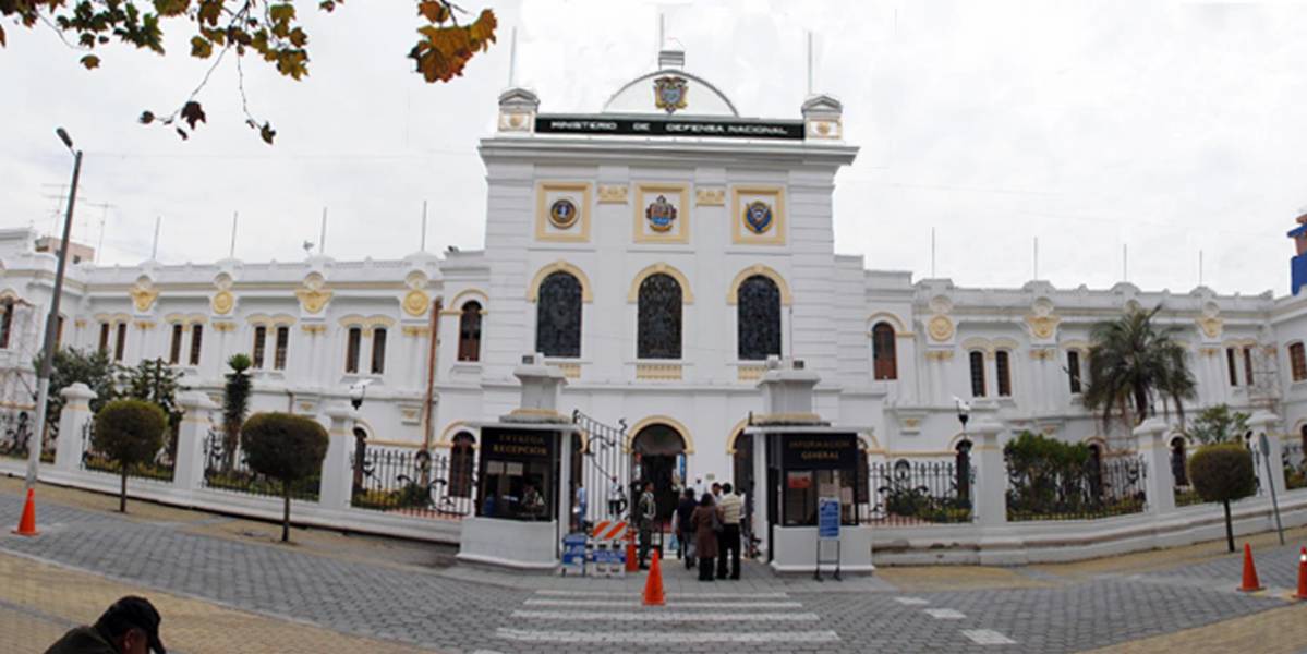 Octavio Ponce renunció a su cargo en el Ministerio de Defensa tras la detención de su hermano en Panamá