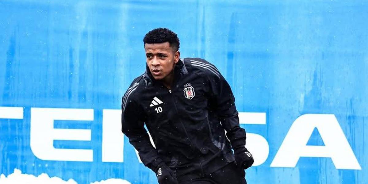 Besiktas de Keny Arroyo competirá en la Conference League, tras caer en la Europa League