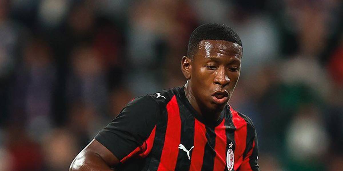 Pervis Estupiñán reveló por qué eligió el número de Cafú en el AC Milan