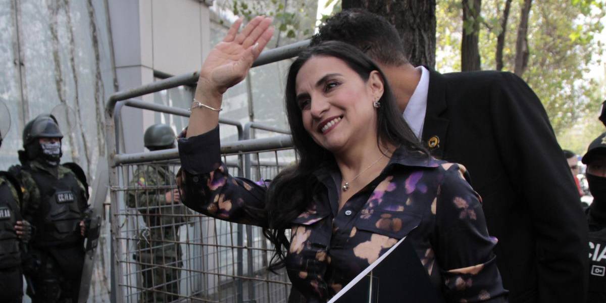 Verónica Abad: Vuelvo a mi patria como Vicepresidenta, a enfrentar con firmeza un sistema que quiere silenciar la verdad