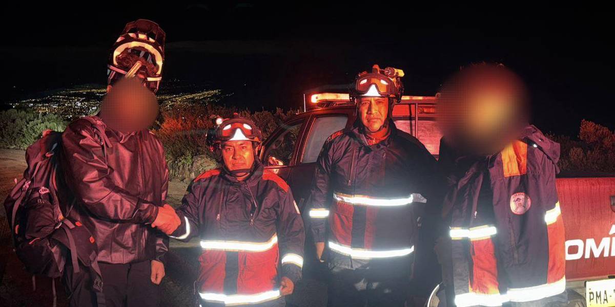 Dos ciclistas que se extraviaron en el Rucu Pichincha fueron rescatados por los Bomberos de Quito