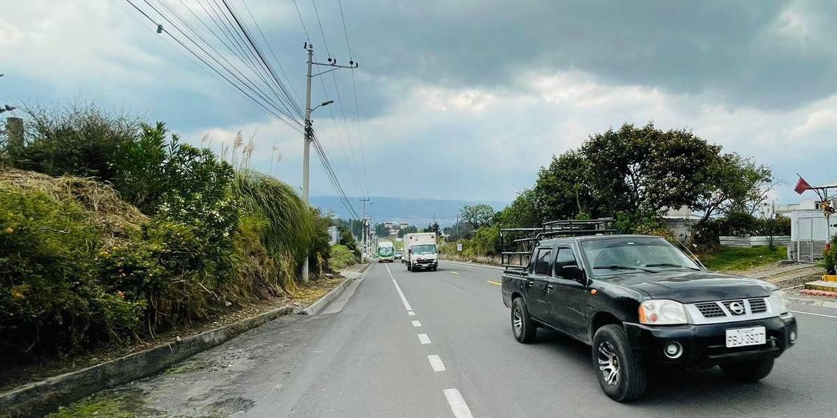 Habilitan tramo de la carretera E-35 en Rumiñahui, tras ocho meses de obras