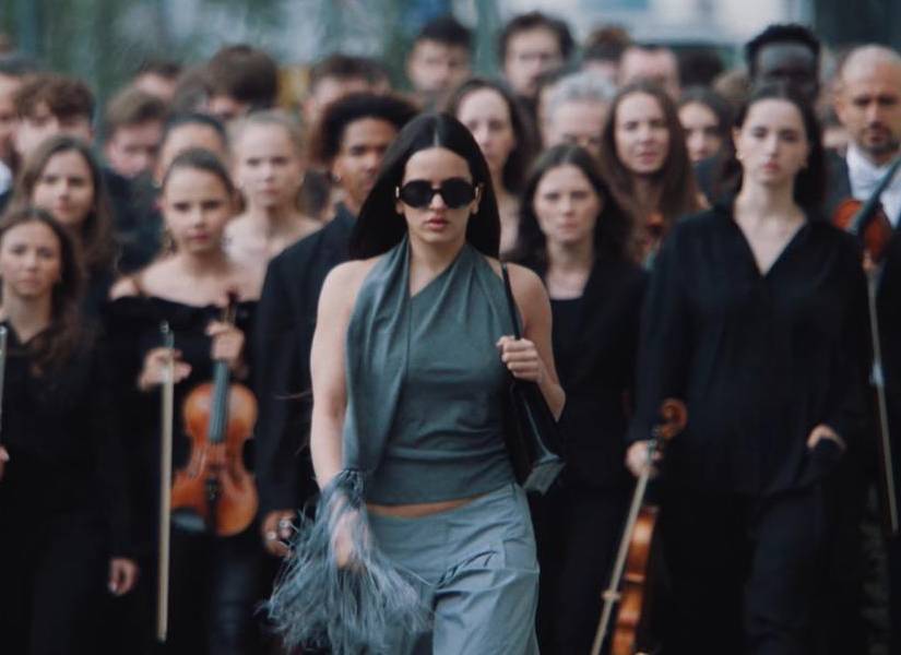 Rosalía, acompañada de la Orquesta Sinfónica de Londres.