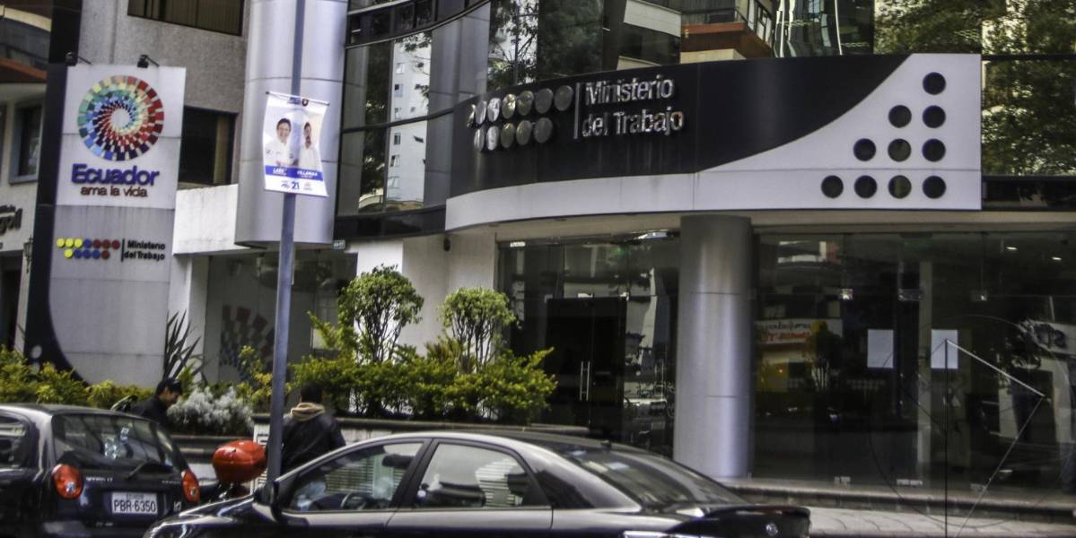 Escándalo en el Ministerio del Trabajo por filtración de correos, la cartera dice que son falsos