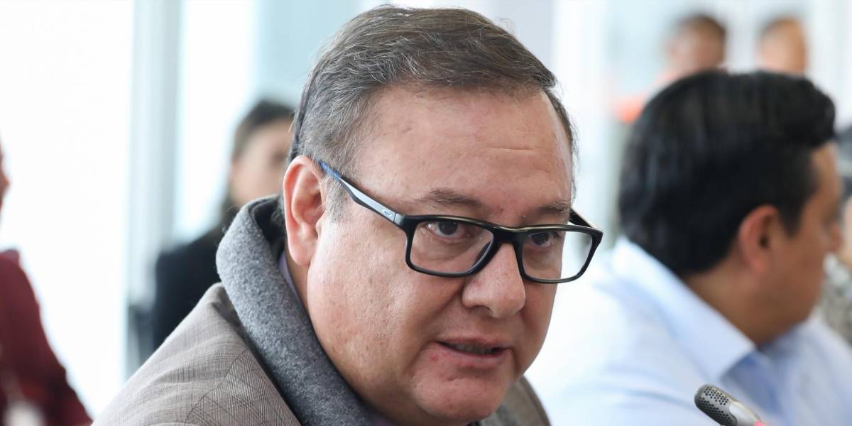 El ministro del Interior, Juan Zapata, elogia a Chile por la polémica ley de seguridad