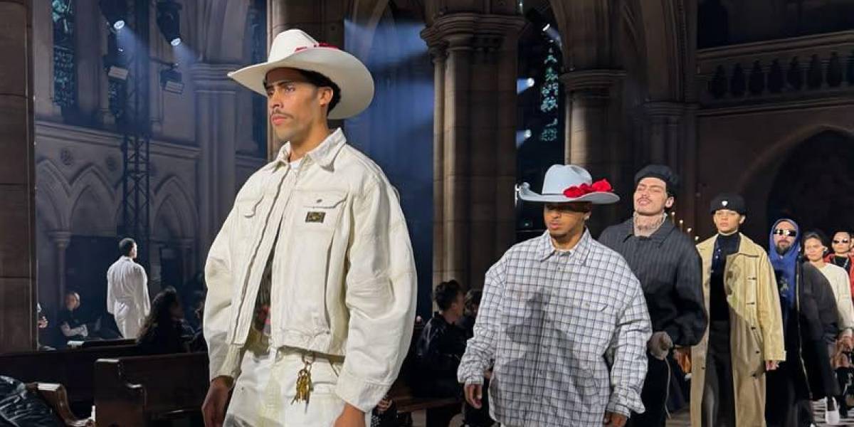 Bernie Martínez, el hermano modelo de Bad Bunny, deslumbra en la Semana de la Moda en Nueva York