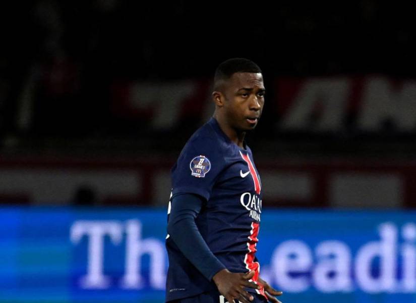 Willian Pacho será titular en el PSG ante Liverpool en la Champions League.