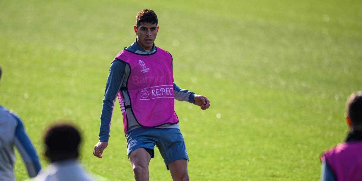 Bayer Leverkusen no incluyó cláusula de rescisión en el contrato de Piero Hincapié