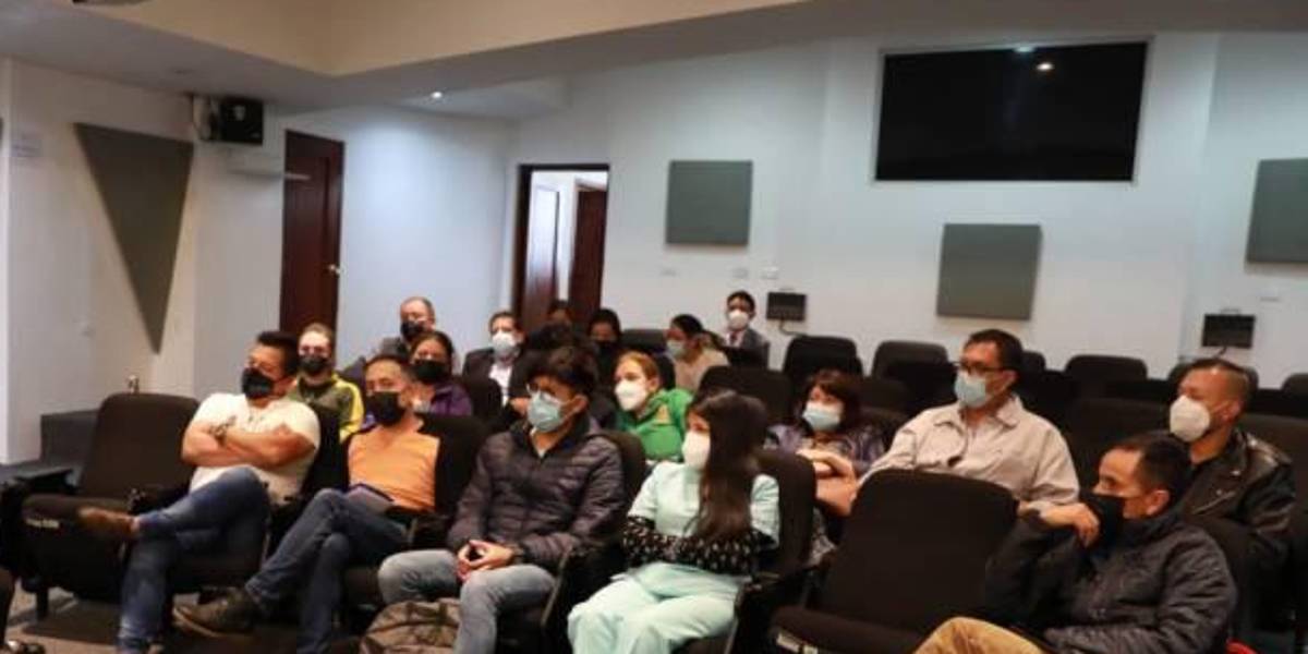 Ecuatorianos que intentan cruzar a Polonia son impedidos por Ucrania, pese acuerdo diplomático