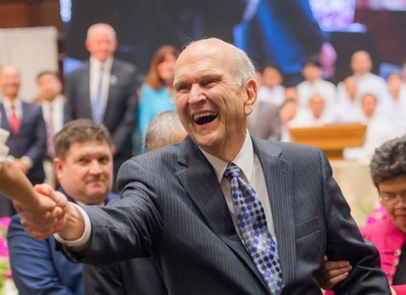 Russel M. Nelson era una figura bastante reconocible en el panorama religioso estadounidense.