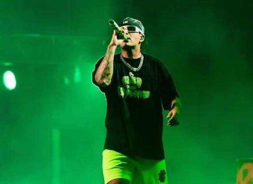 El anuncio de Ferxxo Green lo hizo la propia compañía Pantone en redes sociales.