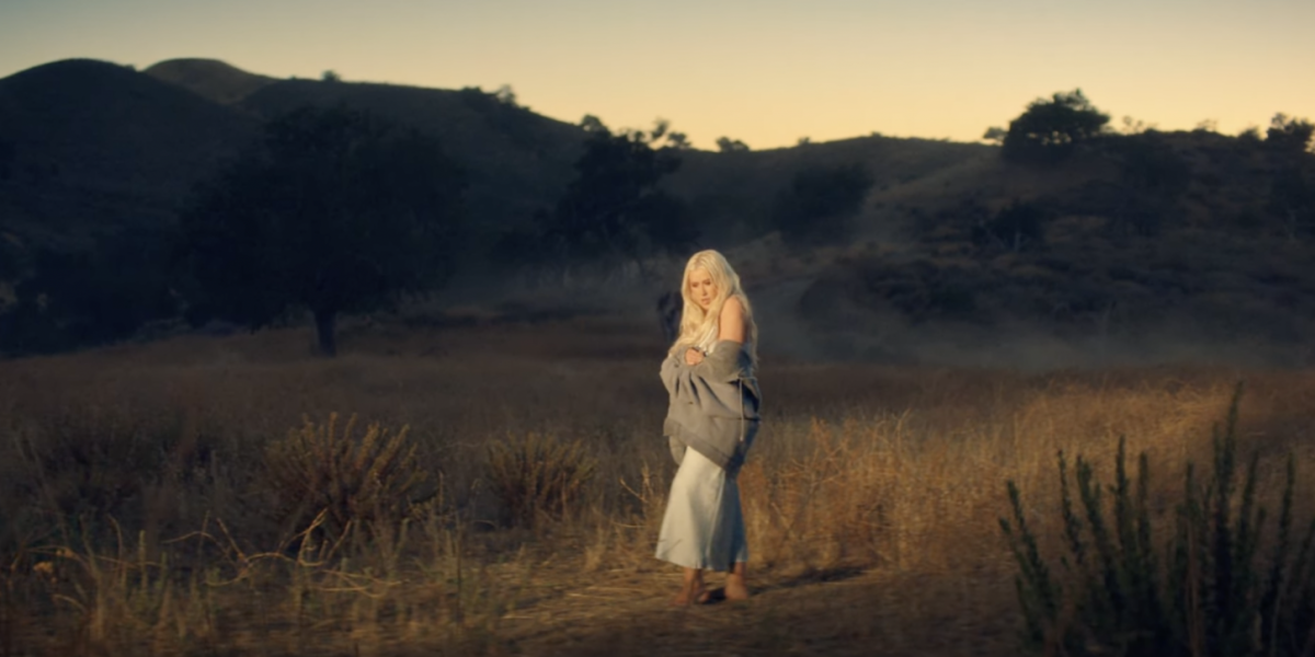 Christina Aguilera muestra la violencia de su padre ecuatoriano en una nueva canción