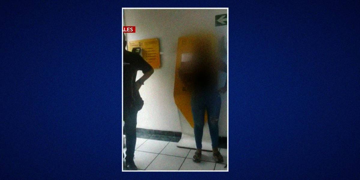 Sujetos roban casi 13.000 dólares a mujer que salía de un banco, en Guayaquil