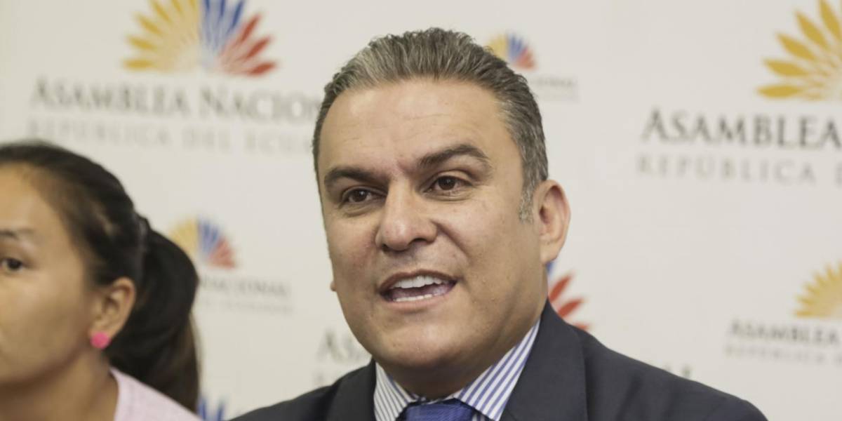 El ex ministro del correísmo, José Serrano, está bajo custodia de Inmigración de EE. UU.