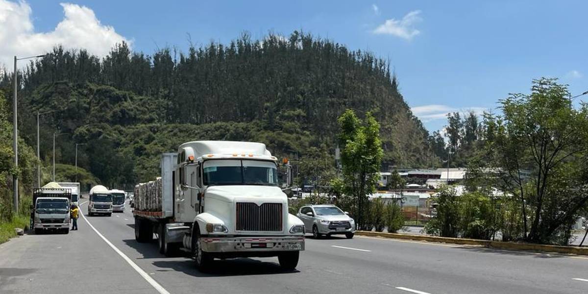 Quito: se analizarán las iniciativas de alianzas público-privadas para intervenir en la av. Simón Bolívar y Ruta Viva