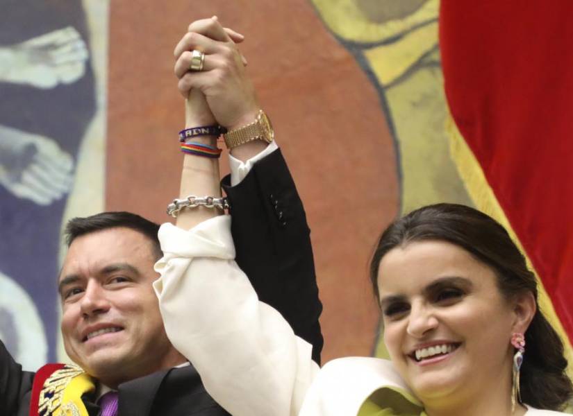 24 de mayo de 2025. Daniel Noboa y María José Pinto durante la posesión en la Asamblea Nacional.
