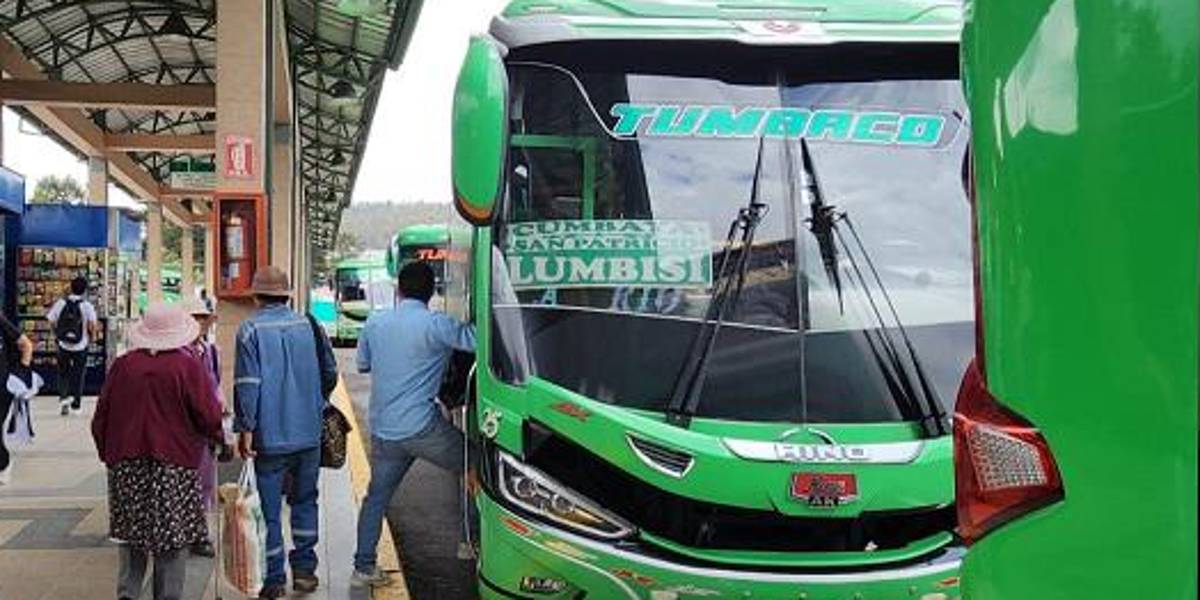 Las terminales interparroquiales atenderán hasta las 21:00 el domingo por las elecciones y Domingo de Ramos