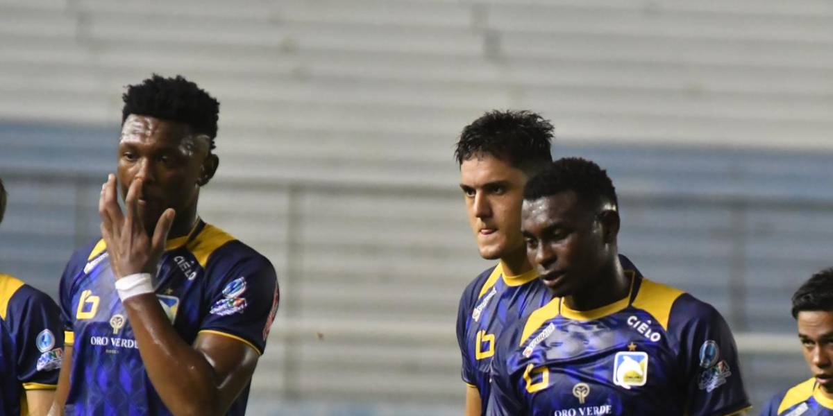 Dos jugadores del Delfín SC pidieron salir del club en este 2025, reveló Nicolás Chietino