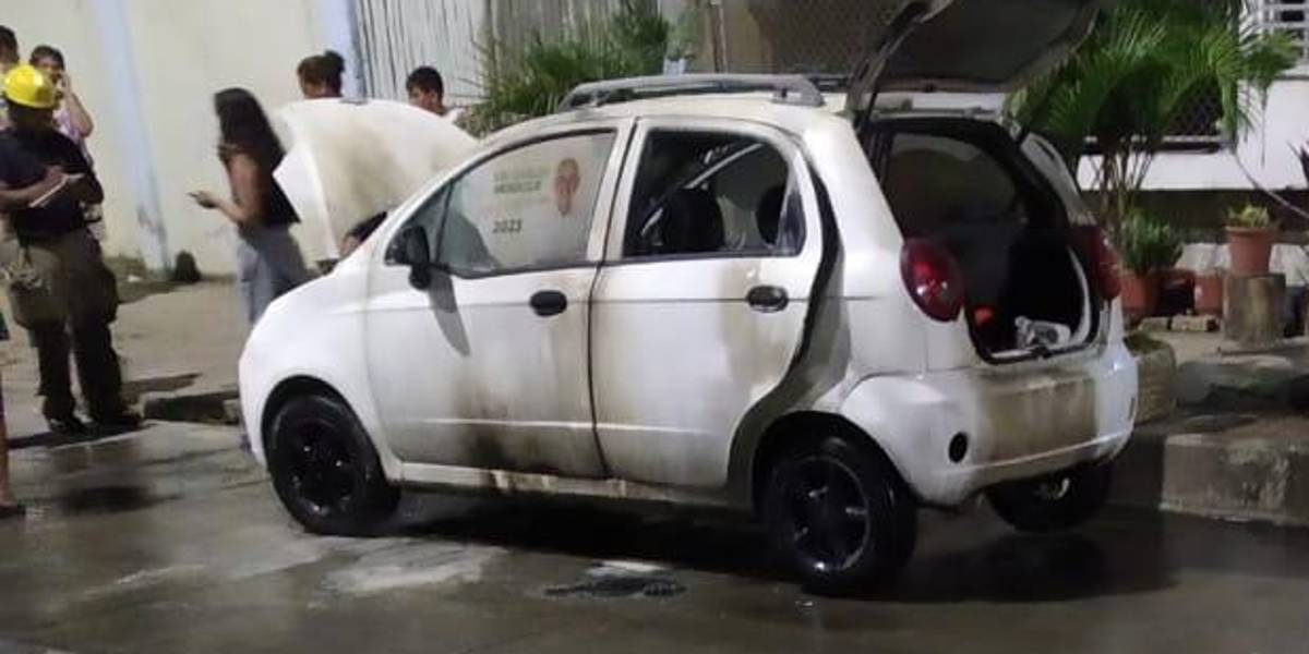 Manabí: la Policía investiga si carro incendiado, en el cantón Sucre, es de un funcionario municipal