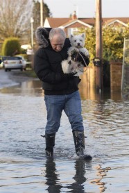 2 muertos en otra noche de temporal en el Reino Unido