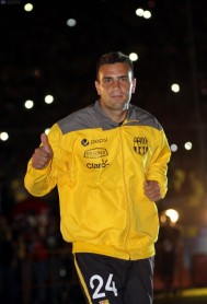 Barcelona encendió la "Noche Amarilla" con empate y la contratación de Laurito