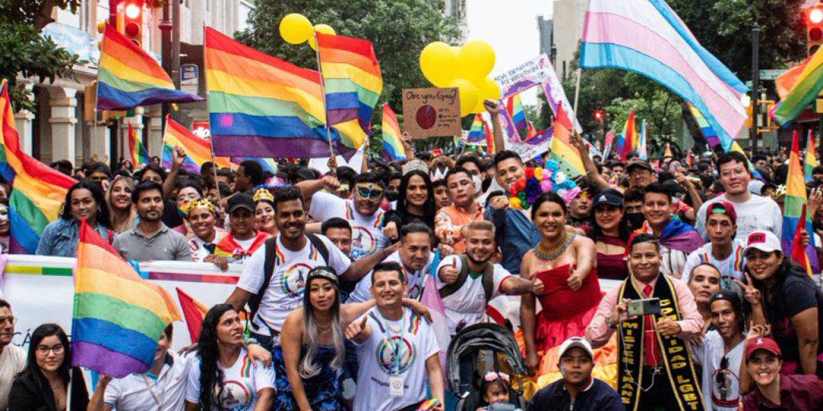 Marcha LGBTIQ+ en Guayaquil: Defensoría del Pueblo exhorta al Municipio dejar sin efecto la resolución
