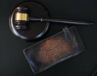 Imagen referencial del martillo de la justicia.