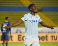 El delantero de Universidad Católica, José Fajardo, celebra un gol contra Cuenca Juniors en la semifinal de ida de la Copa Ecuador