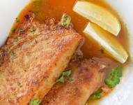Imagen de archivo de pescado frito.