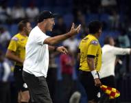El entrenador de Emelec, Guillermo Duró, en el partido ante Macará por la fecha ocho del segundo hexagonal de la LigaPro