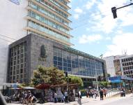 Imagen de archivo del edificio del IESS, en el centro de Quito.