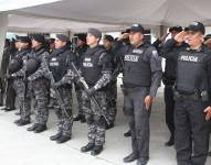 Los agentes de la Policía Nacional se alistan para el próximo feriado.