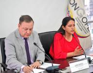 El ministro del Interior, Juan Zapata, y la prefecta de Pichincha, Paola Pabón, durante una rueda de prensa este 7 de agosto del 2023.