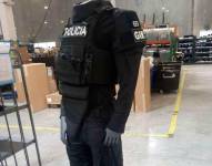 Imagen de uno de los chalecos que llegaron a Ecuador, destinados a la Policía Nacional.