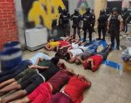 Imagen de la detención de 22 sujetos tras un robo con muerte a un camión de carga en El Triunfo, Guayas.