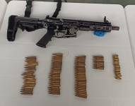 Imagen de un fusil encontrado con los menores, en octubre del 2023.