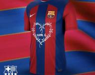 Camiseta de FC Barcelona con el logo de Karol G