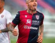 Nainggolan parodia con botellas de alcohol a CR7 y Pogba