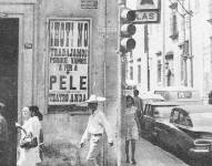La historia detrás del cartel: ¡Hoy! No trabajamos porque vamos a ver a Pelé