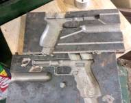 Un molde para elaborar armas de forma ilícita.