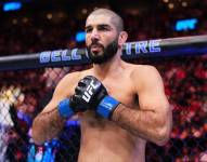 Aiemann Zahabi en el combate contra José Aldo por la división de peso gallo de la UFC