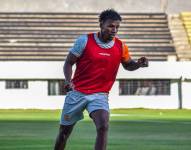 Darío Aimar en un entrenamiento con el The Strongest de Bolivia