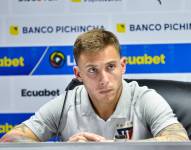 El capitán de Liga de Quito, Ezequiel Piovi, en rueda de prensa