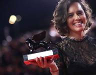 Ana Cristina Barragán con el Premio Horizontes.