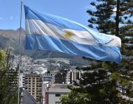 Bandera de Argentina en Quito.