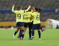 Las jugadoras de Ecuador celebraron el gol que anotaron ante Perú por la fecha FIFA.
